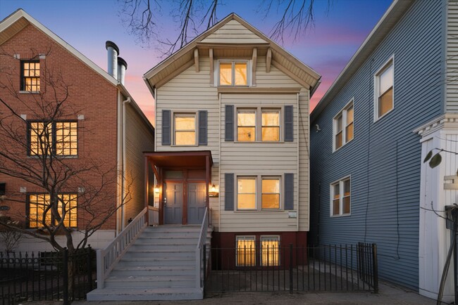 Foto del edificio - 3037 N Southport Ave