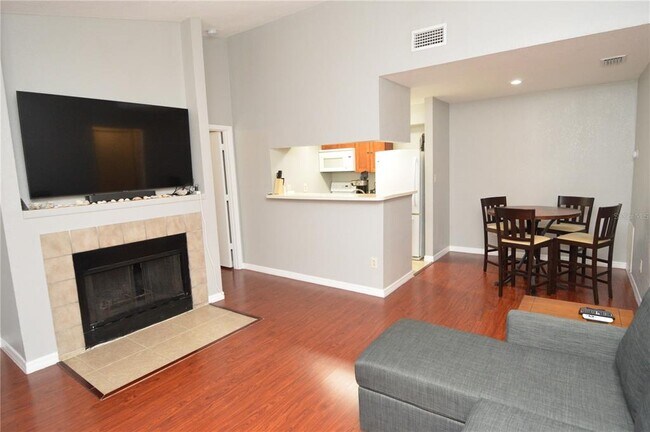 Foto del edificio - 8718 Mallard Reserve Dr