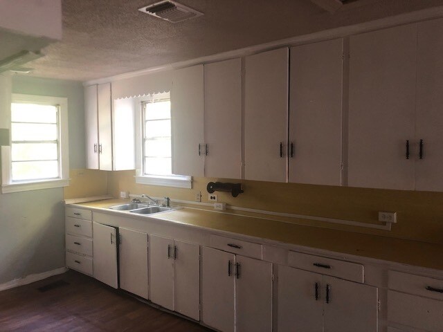 Foto del edificio - 1347 Lawhon St