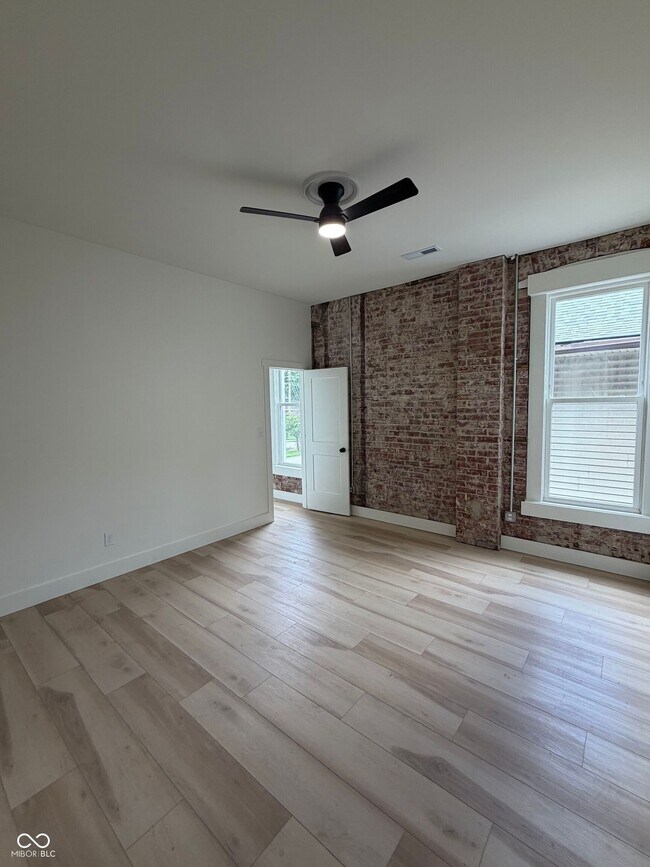 Foto del edificio - 2701 N College Ave