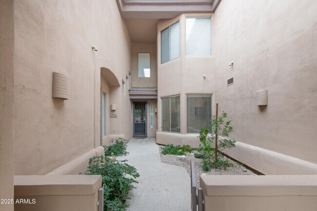 Foto del edificio - 16420 N Thompson Peak Pkwy