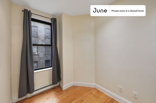 Foto del edificio - Room in Shared 4 bed/1 bath home