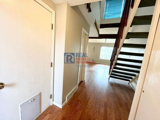 Building Photo - 4568 Excalibur Ct