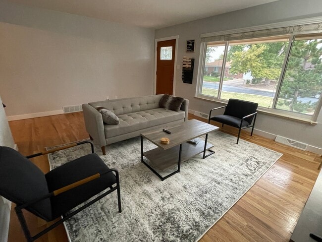 Photo - 1285 S Eaton Ct House