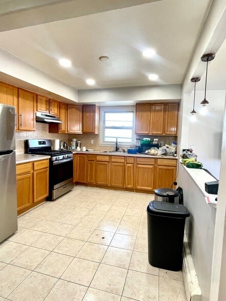 Foto del edificio - 1517 72nd Street Unit 2nd Floor
