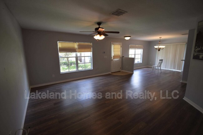 Foto del edificio - 5456 River Rock Rd