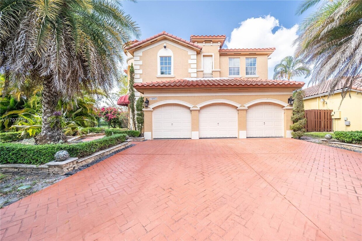 Foto principal - 14043 SW 49th St