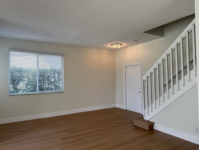 Foto del edificio - 4249 Magnolia Ridge Dr