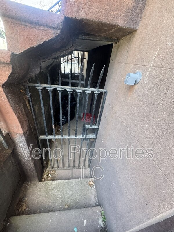 Foto del edificio - 16 2nd St