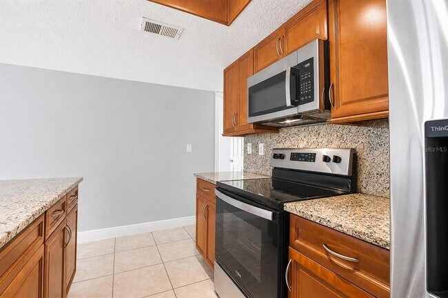 Building Photo - 2739 N Poinciana Blvd