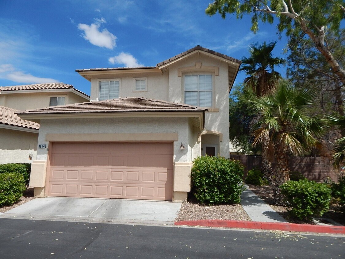 Primary Photo - Gated community with community pool