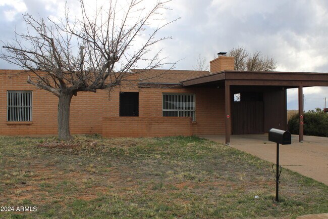 Building Photo - 1233 Terra Dr