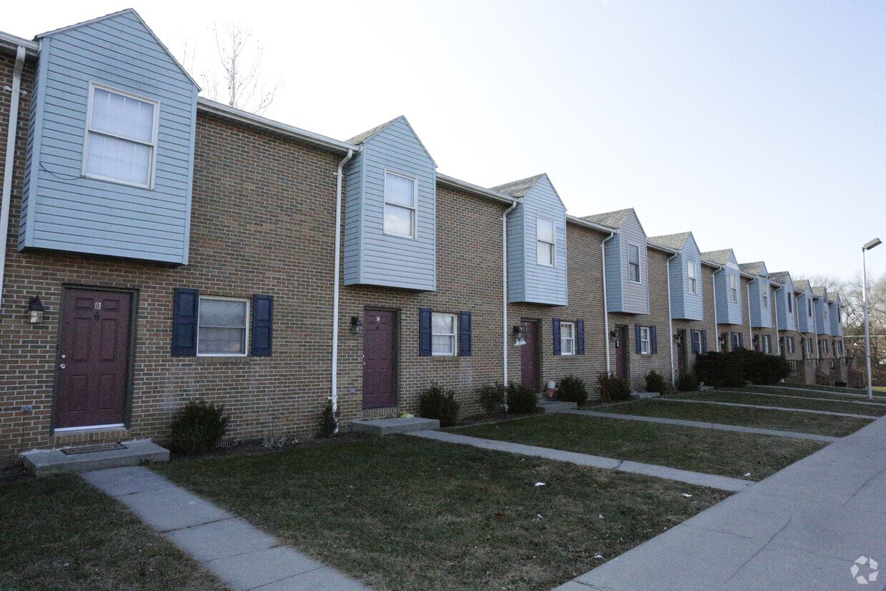 Primary Photo - 331-333 Pendleton Dr