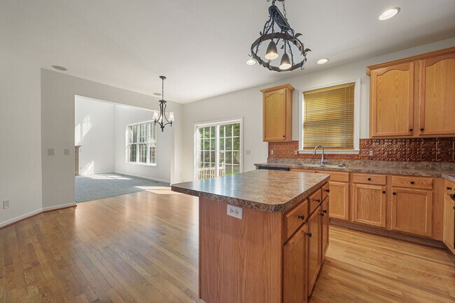 Building Photo - 438 Lorraine Dr