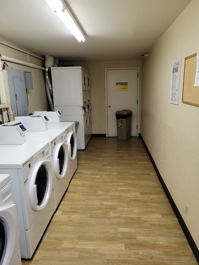In Building Coin-op Laundry - 240 N Bayshore Blvd