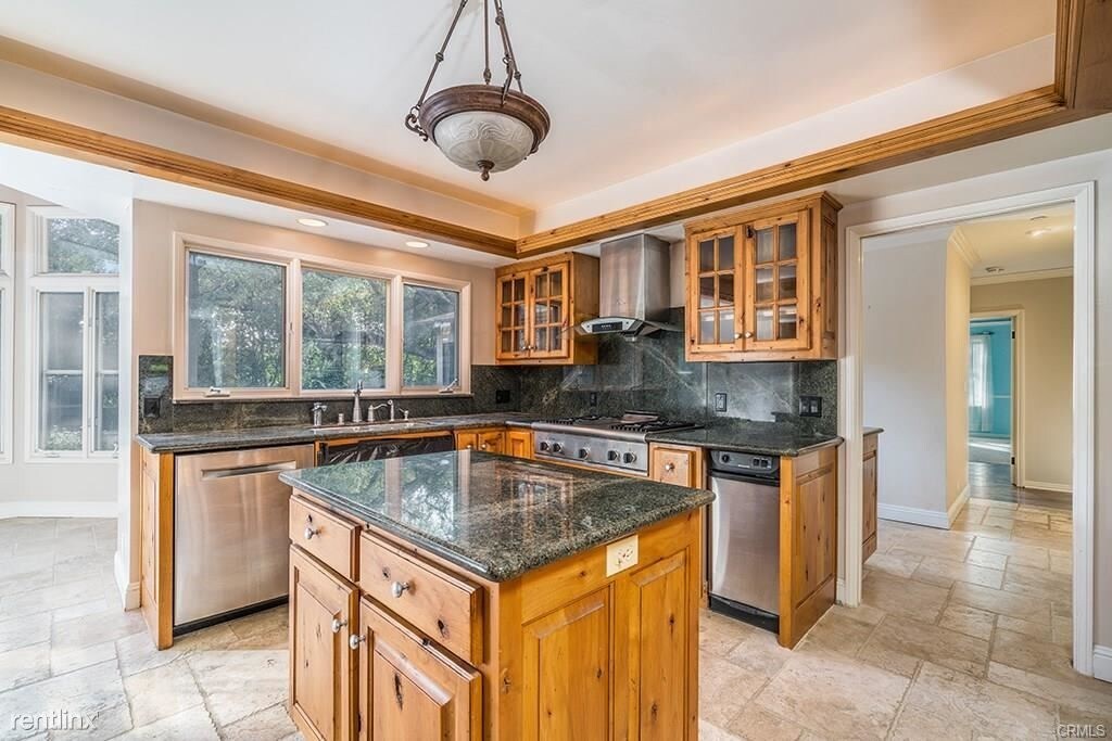 Primary Photo - 4 br, 5 bath House - 1018 W Orange Grove Ave