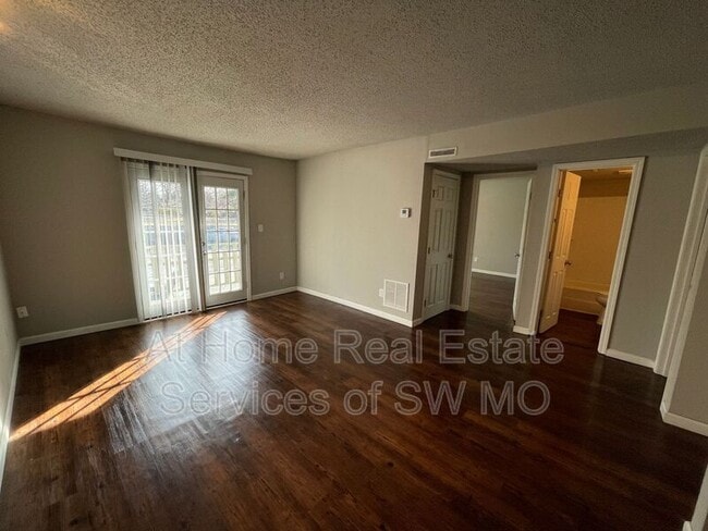 Foto del edificio - 712 E Sunshine St