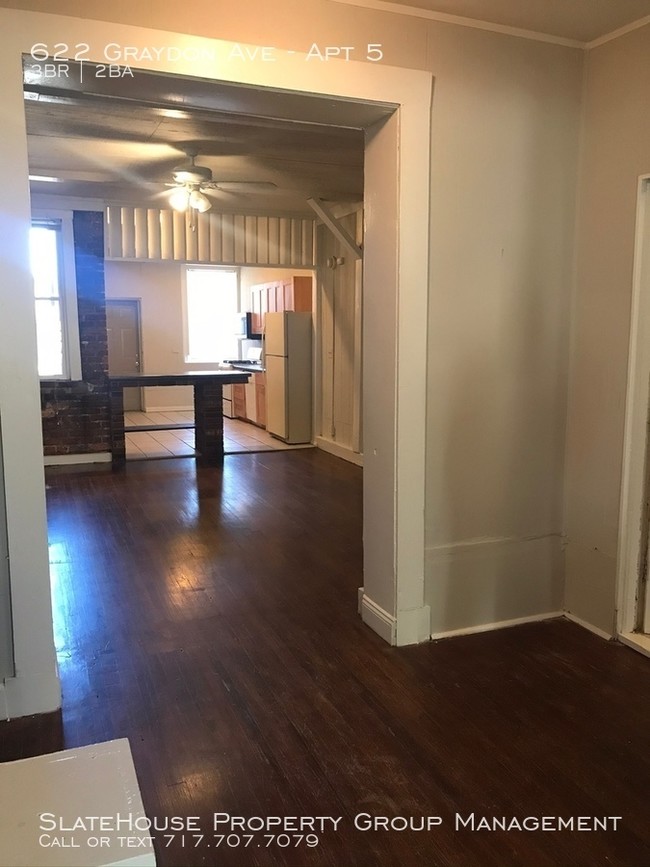 Building Photo - Spacious 3 BR Apartment in Ghent!