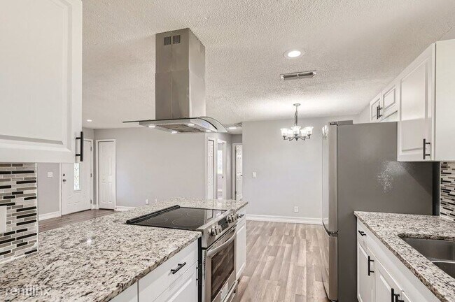 Building Photo - 3 br, 2 bath House - 1103 Willow Avenue