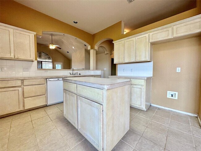 Building Photo - 1408 Co Rd 134