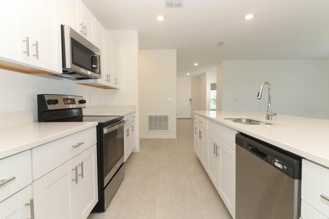 Building Photo - 4557 Ranunculus St