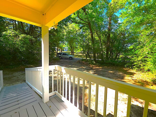 Foto del edificio - Welcome to this charming 3 bedroom, 2 bath...