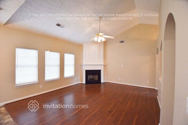 Foto del edificio - 6872 Bridgewood Dr