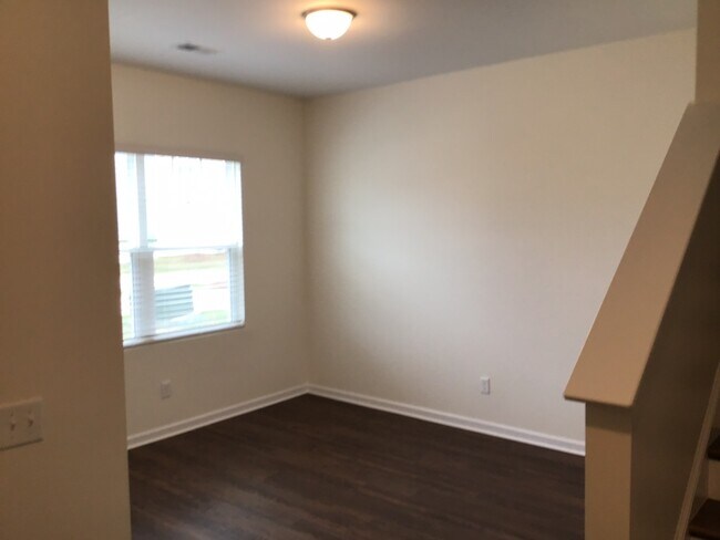 Building Photo - 176 Orion Way