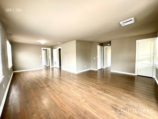 Foto del edificio - 4419 Roanoke Pkwy