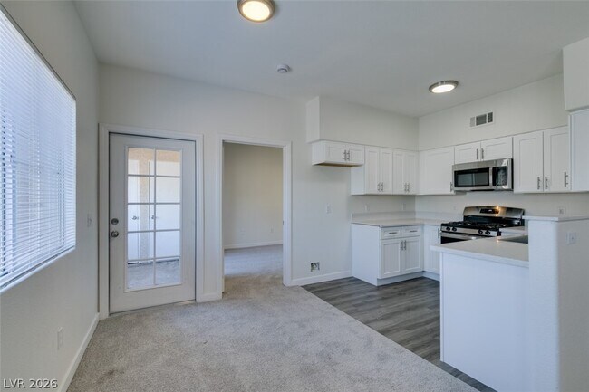 Foto del edificio - 3400 Cabana Dr