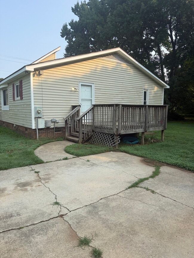 Building Photo - 5897 Weddington Rd