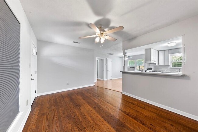 Building Photo - 9830 Sumerlin St