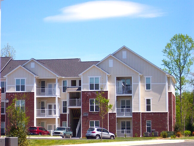 Brittany Place Apartment Homes Apartments - 41 Brittany Place Dr ...