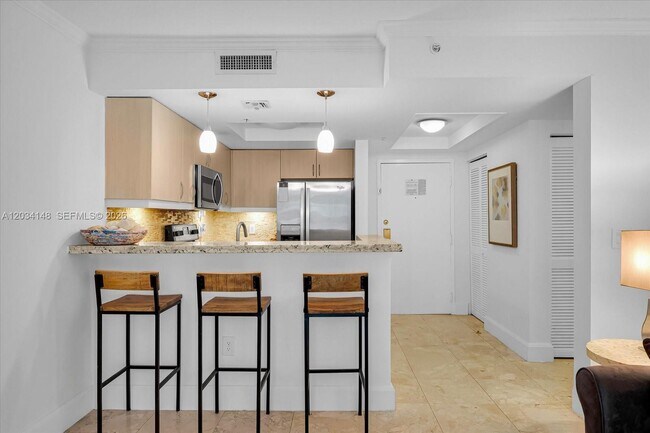 Foto del edificio - 2951 S Bayshore Dr