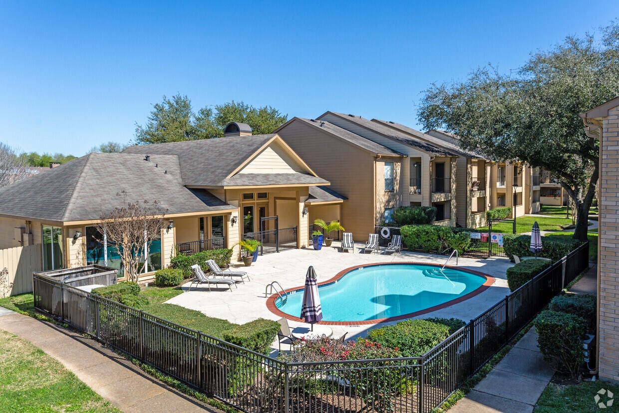 Parc Bay Apartment Homes 3650 Burke Rd Pasadena, TX