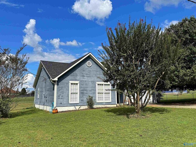 Building Photo - 29449 Andrea Ln