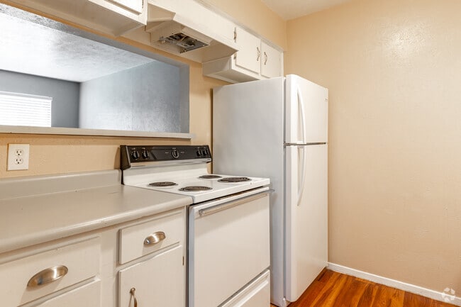 1bd, 1ba - Kitchen - Timbercrest Apartments