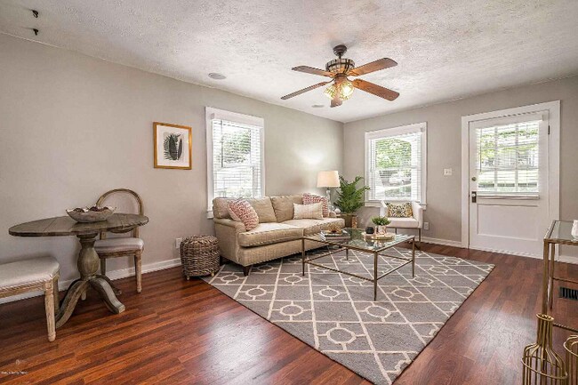 Foto del edificio - 1591 Belmar Dr