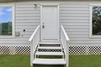 Building Photo - 303 Gans St