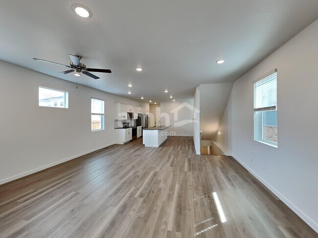 Foto del edificio - 300 N Addison Way