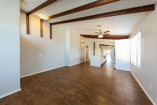 Foto del edificio - 6637 W Prickly Pear Trail