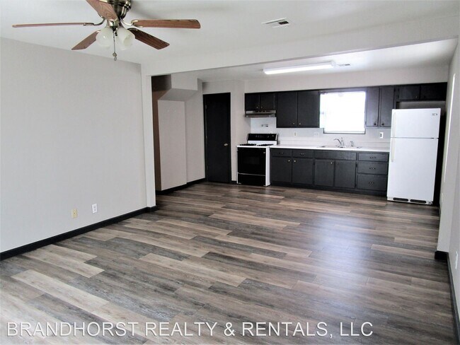 Building Photo - 3 br, 1 bath House - 616 N Custer #2 (upper)