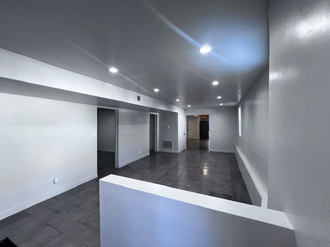 Building Photo - 1037 Peralta St