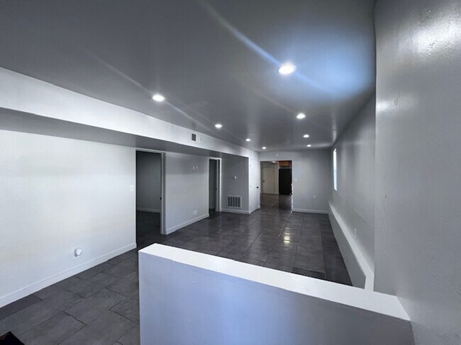 Foto del edificio - 1037 Peralta St