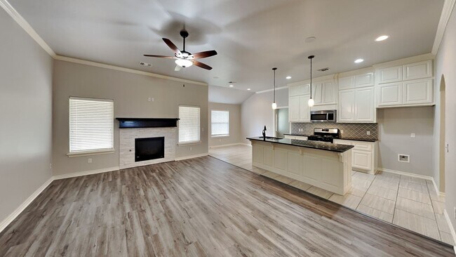Foto del edificio - 4 Bedroom 2 Bath Home in Belmar North!