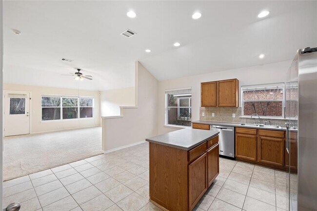 Foto del edificio - 2920 Collingwood Dr