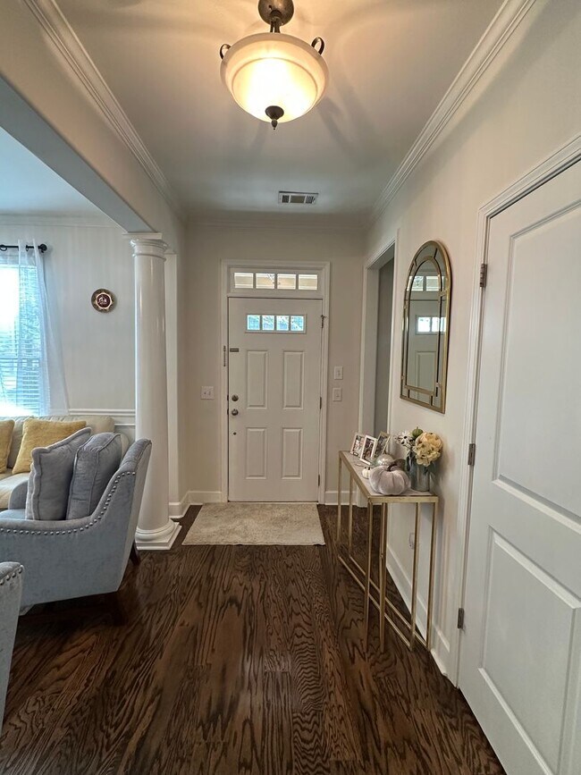 Foto del edificio - Gorgeous Home for Rent in Sought-after Suw...
