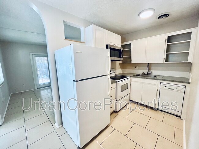 Photo - 423 18th Ave N Apartment