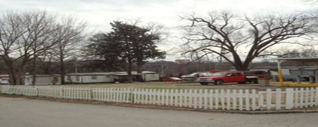 Building Photo - Family Estates