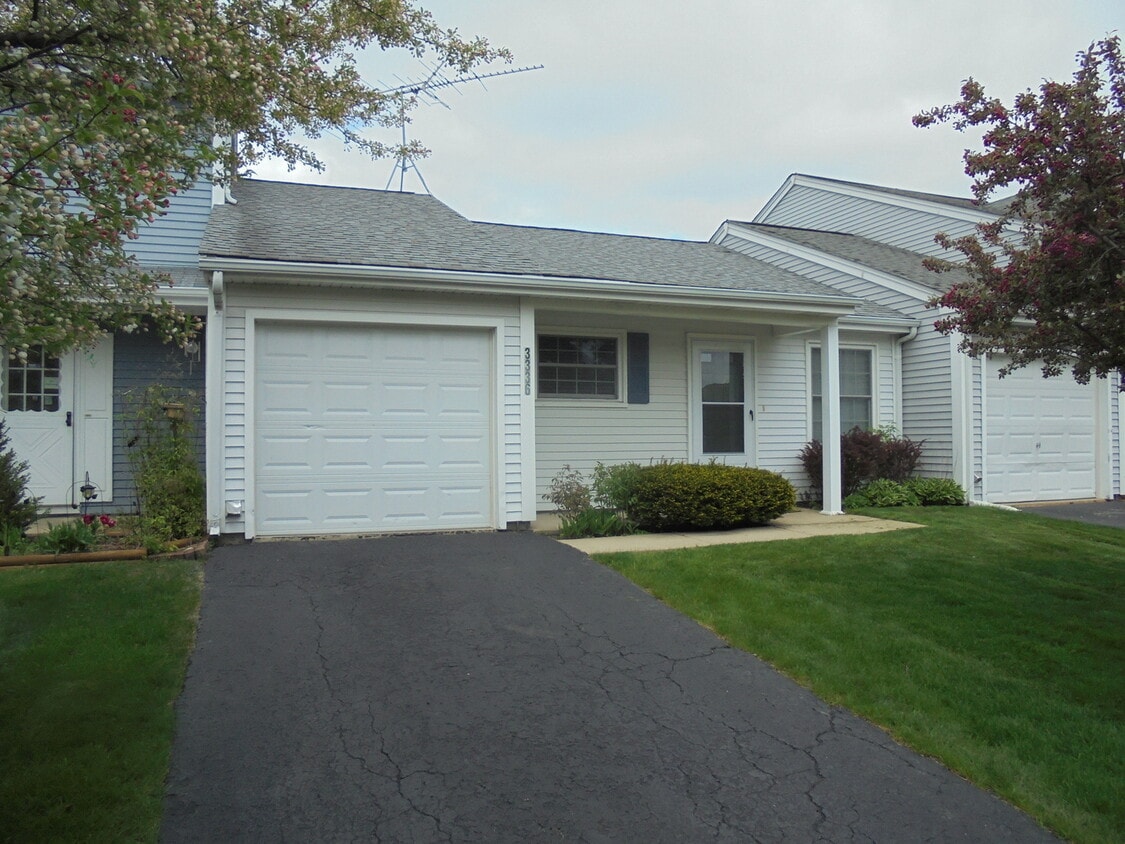 Primary Photo - 3336 Greenwich Ln